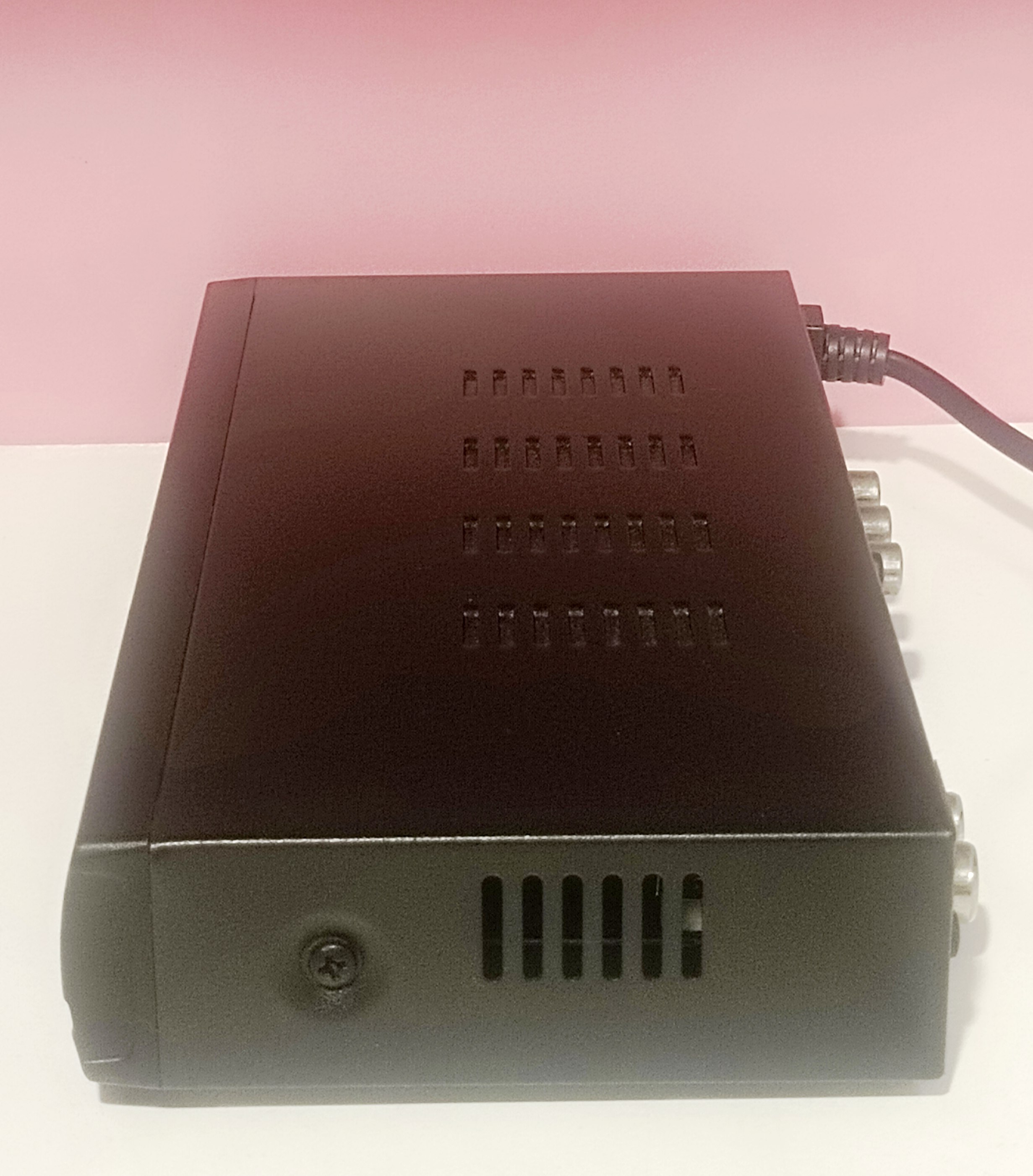 تصویر گیرنده دیجیتال مکسیدر MX-1 مدل 1002 در حد نو ویترینی کاملاً سالم با یک سال ضمانت